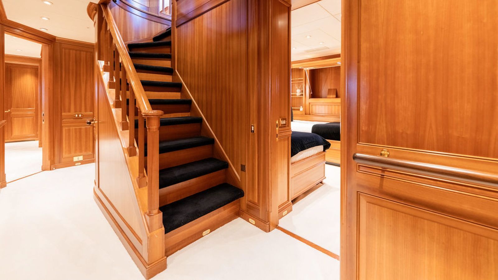 Almyra II-25-gallery