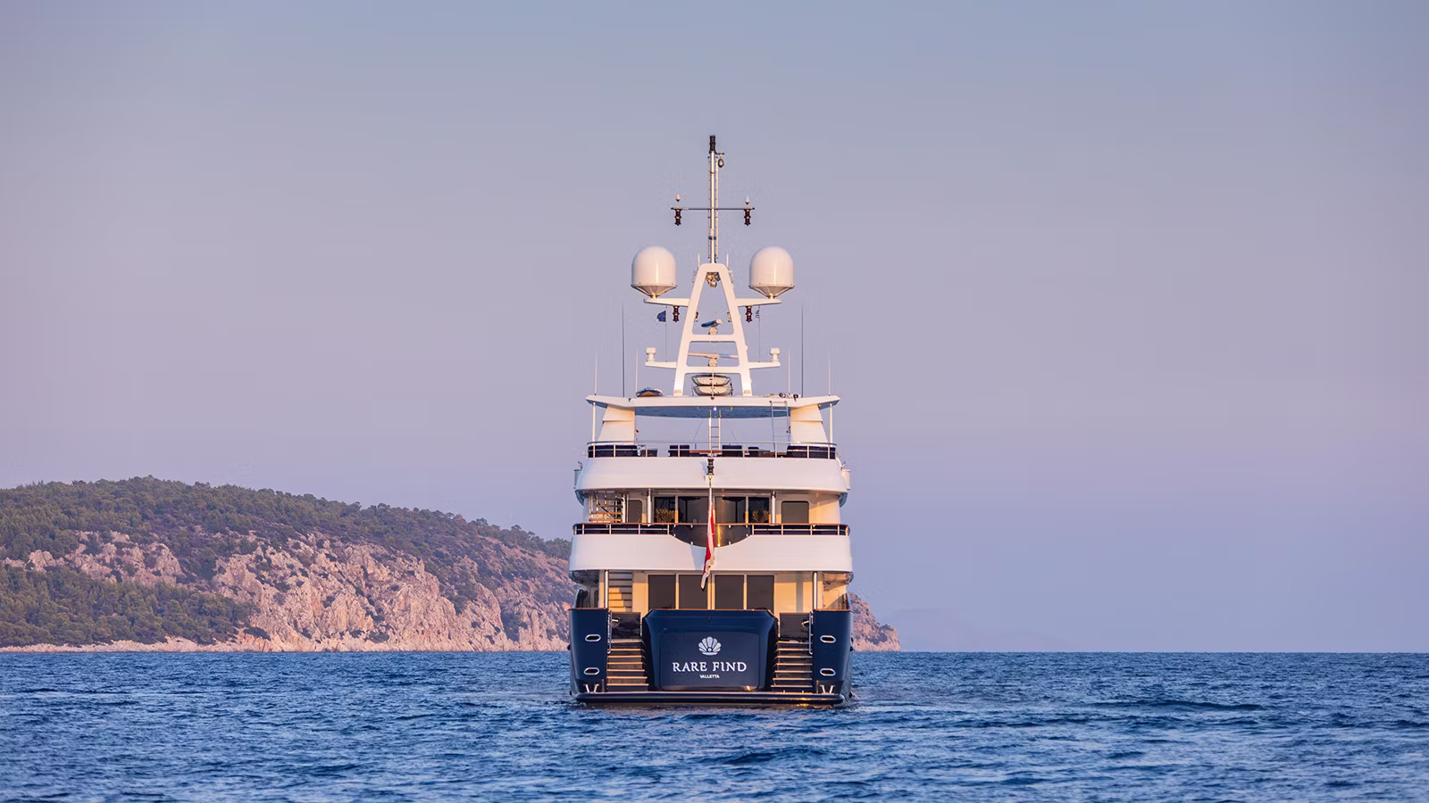 5feb9c404cb07-rare-find-yacht-1103