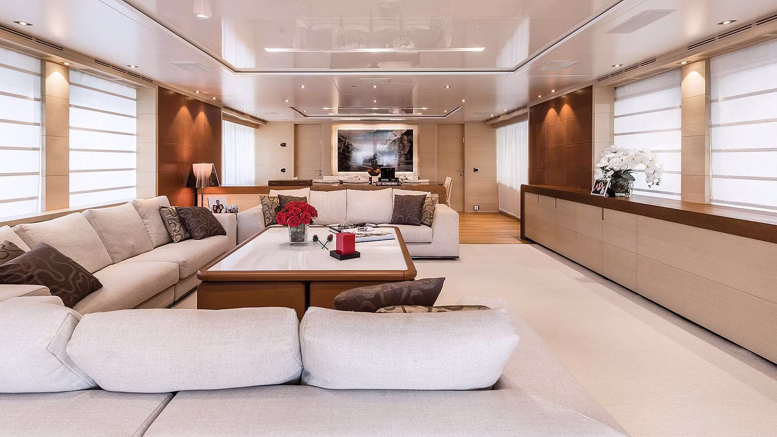 5feba72fbaa4e-vaao-benetti-yacht-salon-lounge