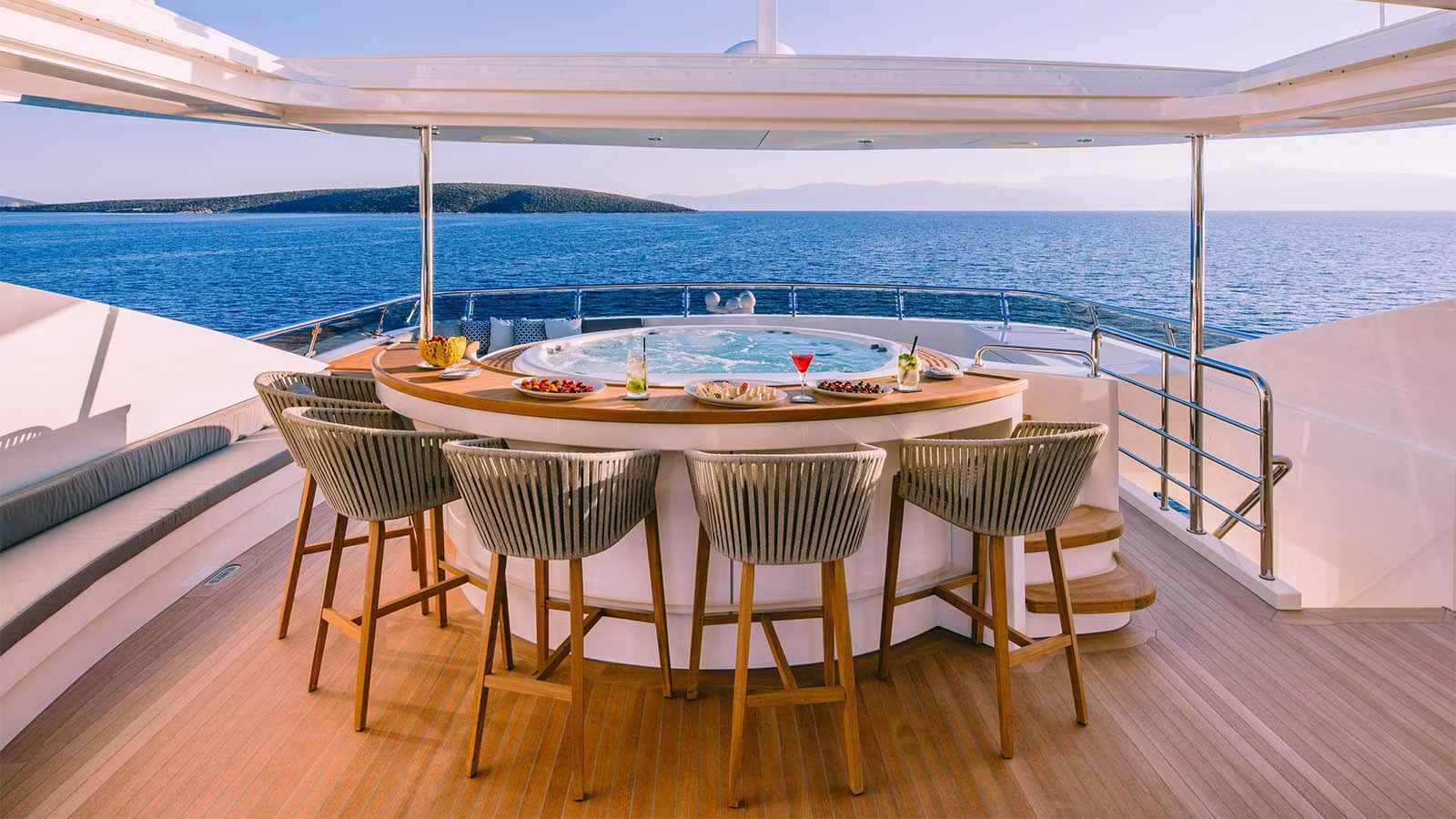 6336c0b6b3a16-xana-jacuzzi